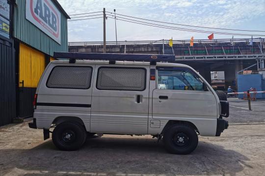 Suzuki Carry Van độ thành xe đi cắm trại ở Việt Nam