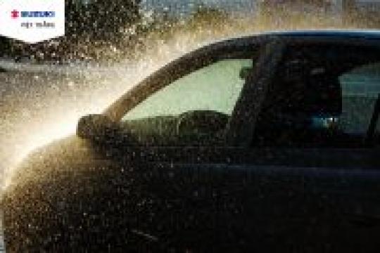 Lái và đỗ xe ô tô vào mùa mưa như thế nào để an toàn