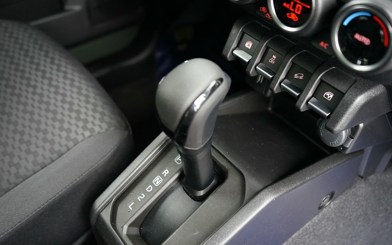 hộp sô và truyền động jimny