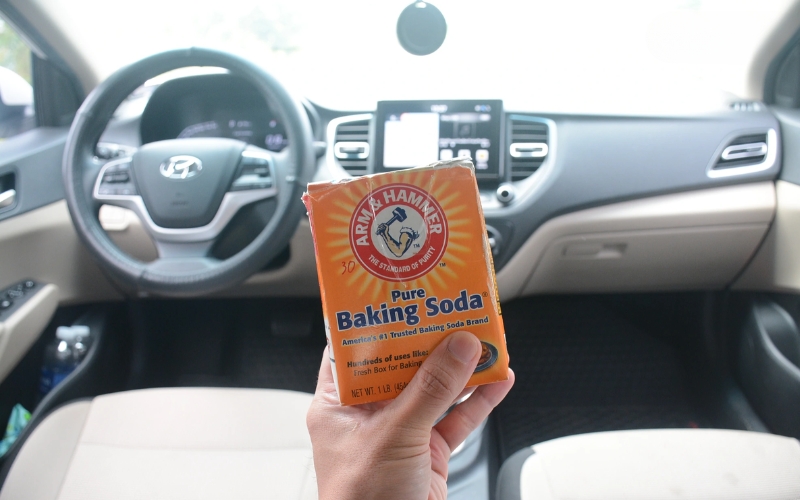 khử mùi ô tô bằng baking soda
