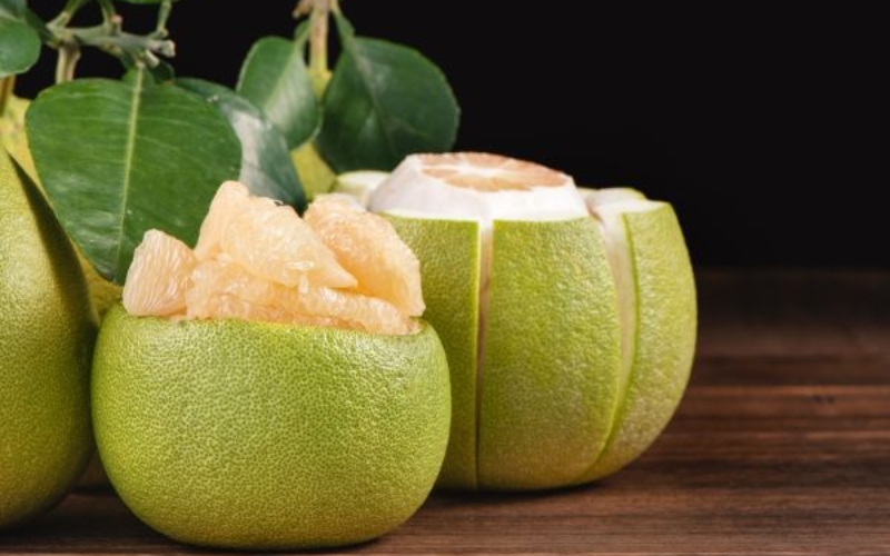 khử mùi ô tô bằng vỏ bưởi