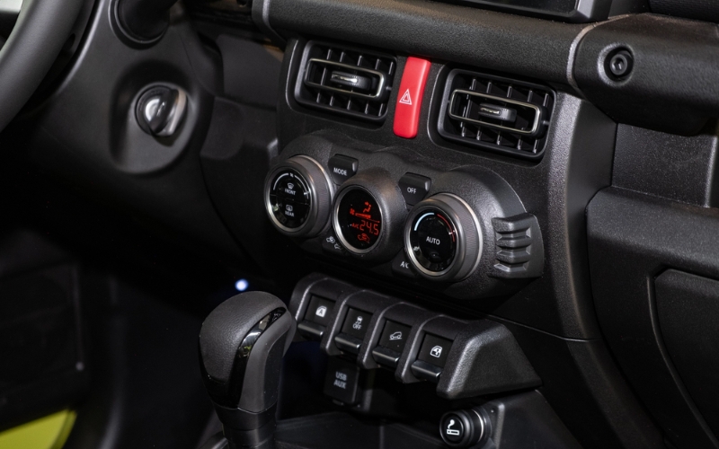 tiện nghi và nội thất jimny